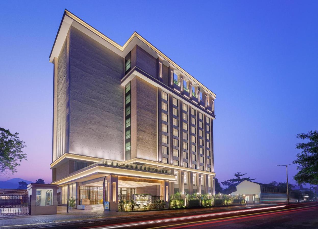 Bellevue Sarovar Premiere Dzsunagadh Kültér fotó