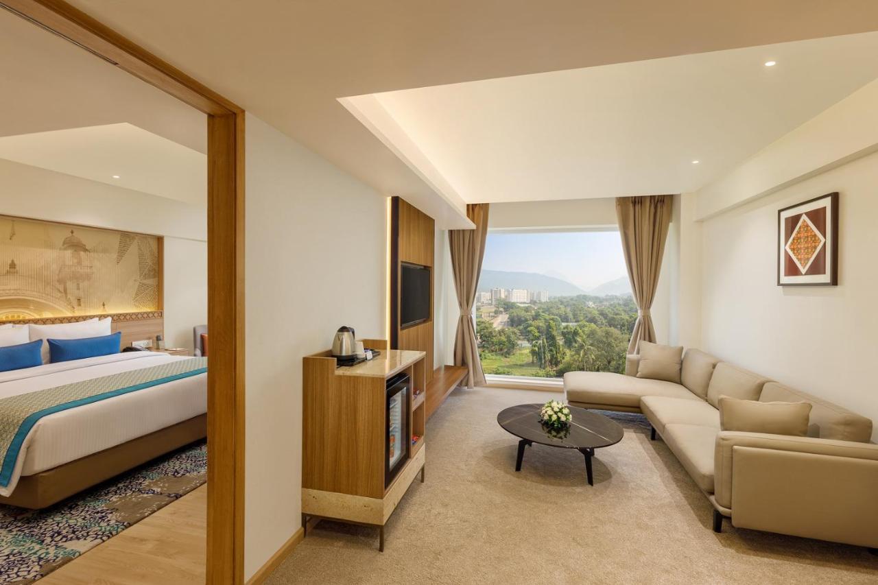 Bellevue Sarovar Premiere Dzsunagadh Kültér fotó