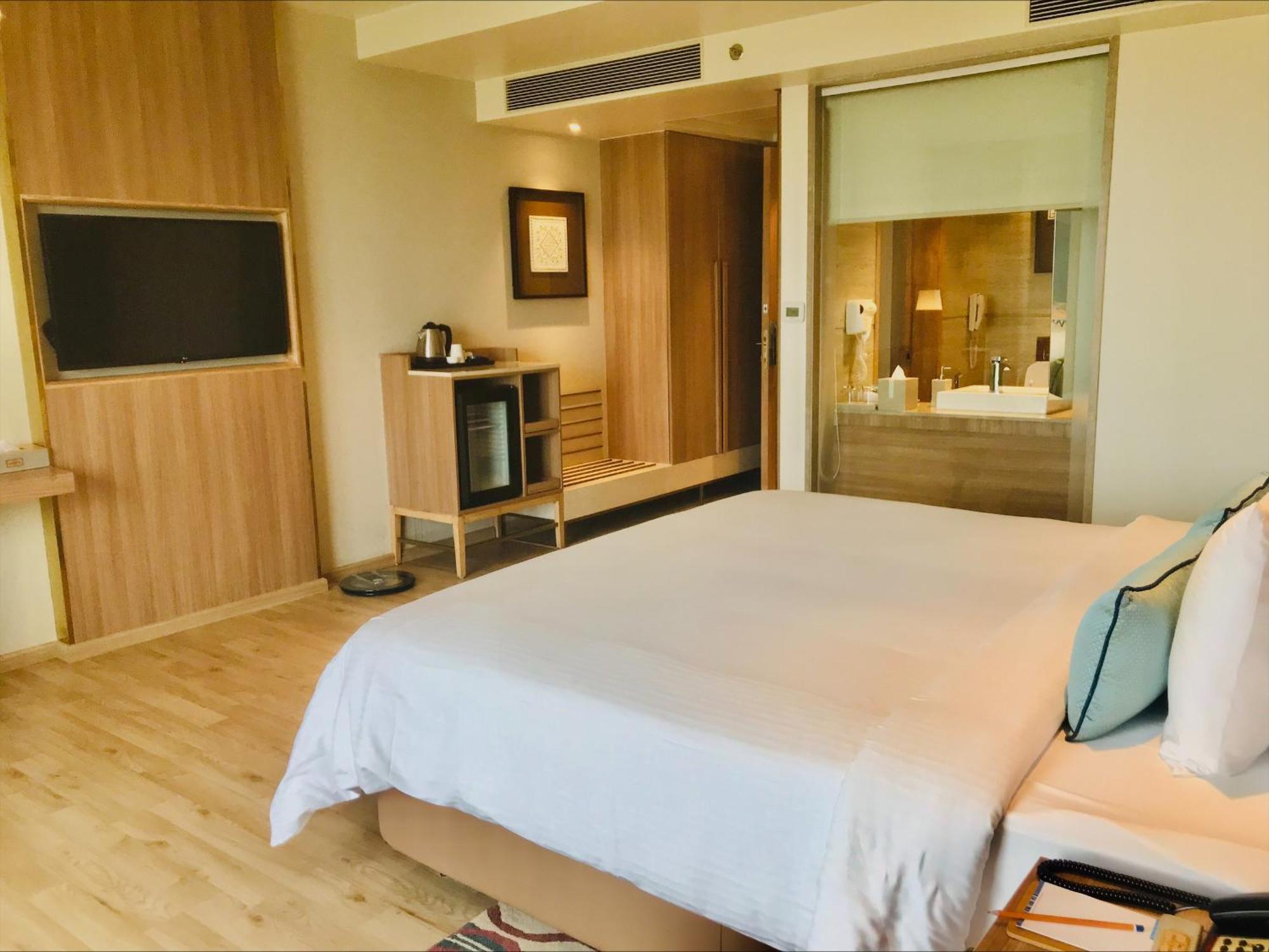 Bellevue Sarovar Premiere Dzsunagadh Kültér fotó