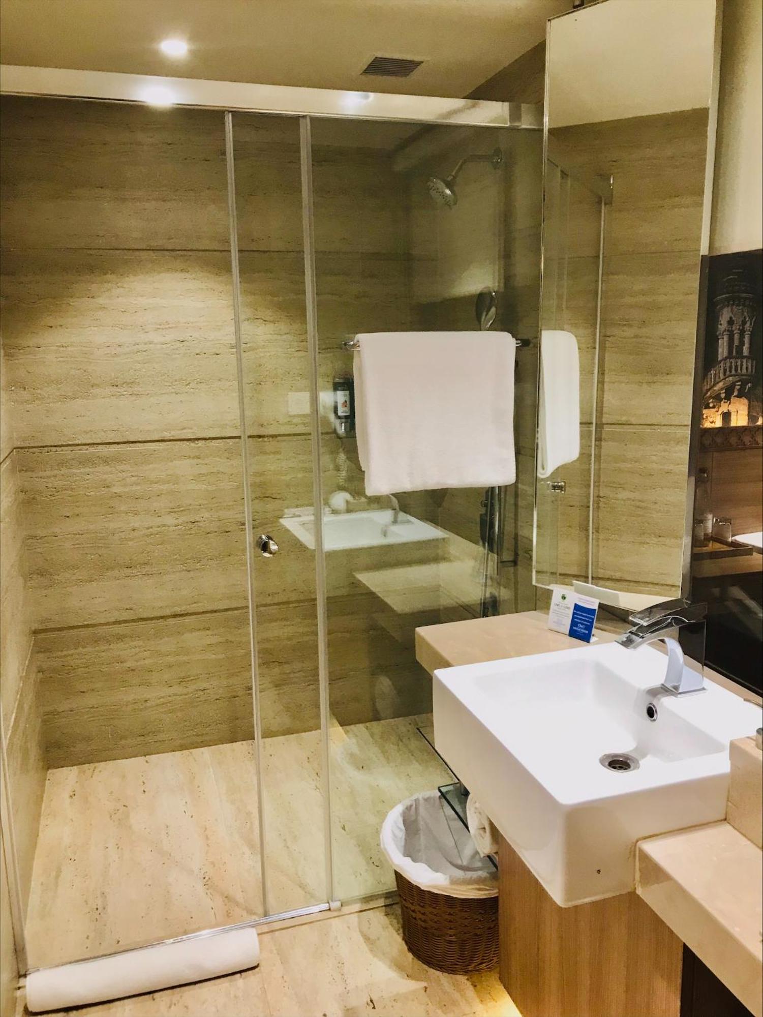 Bellevue Sarovar Premiere Dzsunagadh Kültér fotó