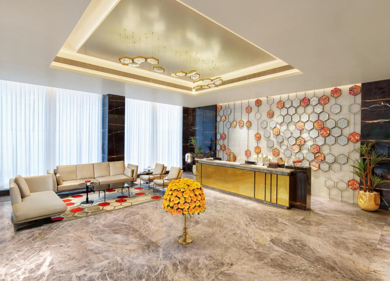 Bellevue Sarovar Premiere Dzsunagadh Kültér fotó
